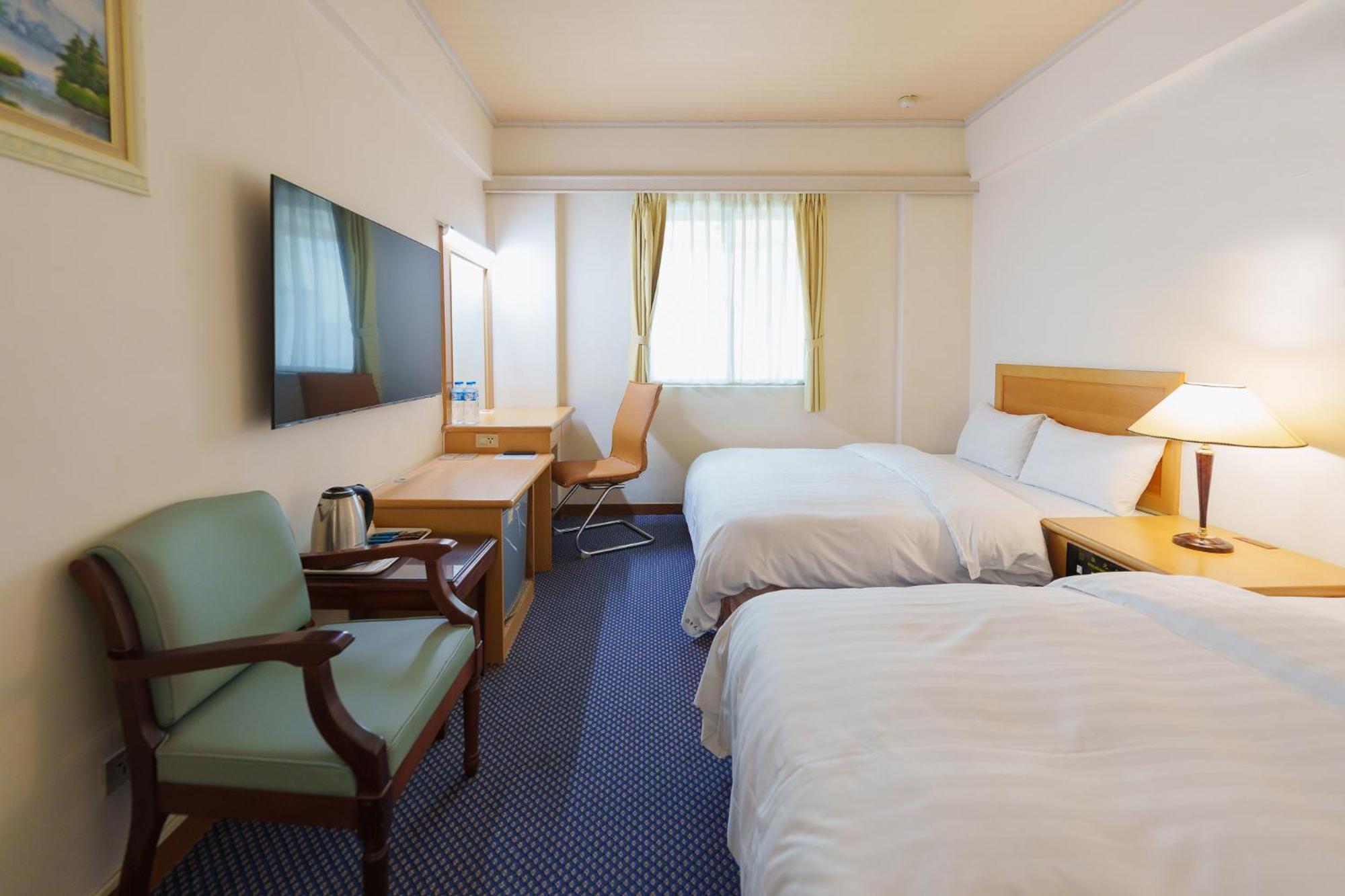 Oriental Hotel Тайнань Экстерьер фото