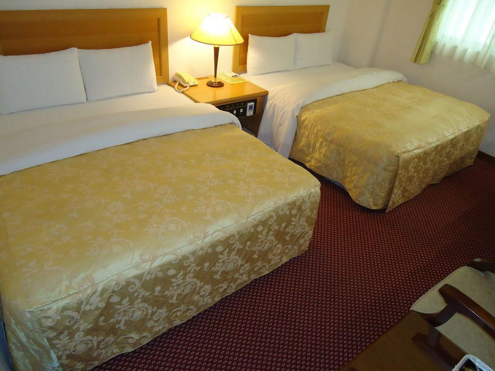 Oriental Hotel Тайнань Экстерьер фото