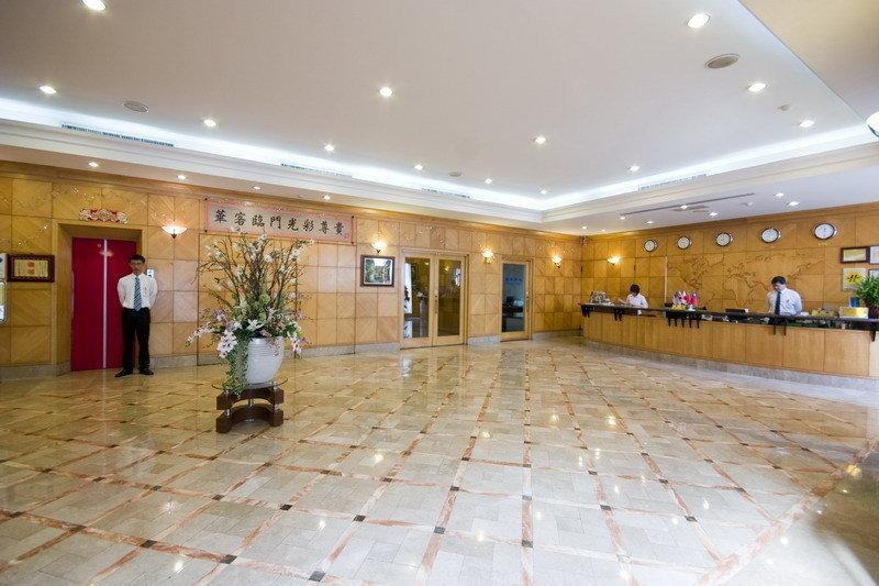 Oriental Hotel Тайнань Экстерьер фото