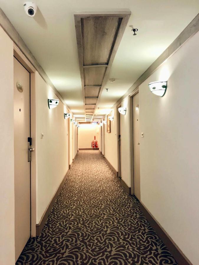 Oriental Hotel Тайнань Экстерьер фото